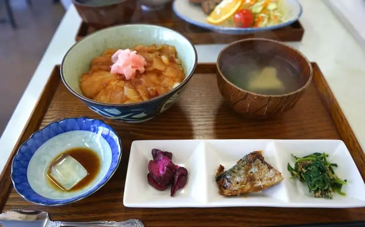 Izu Oshima - Tokyo's Beautiful Island Of Camellias