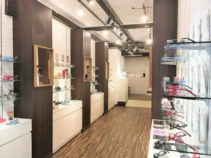 アニメガネ内観