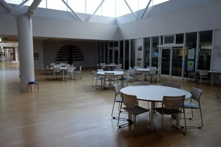 東川町地域交流中心（町立東川小學校）公共區域