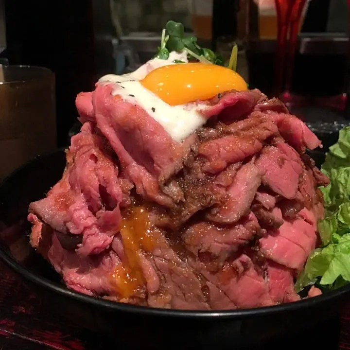 ローストビーフ丼(Red Rock)
