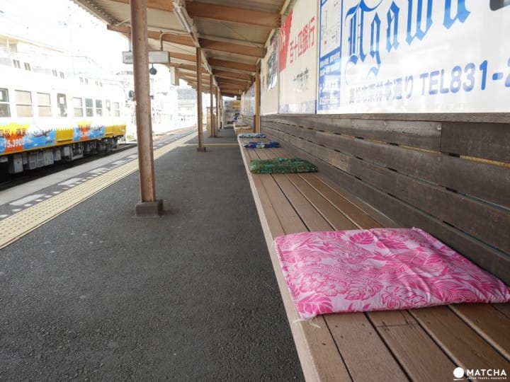 琴電車站坐墊