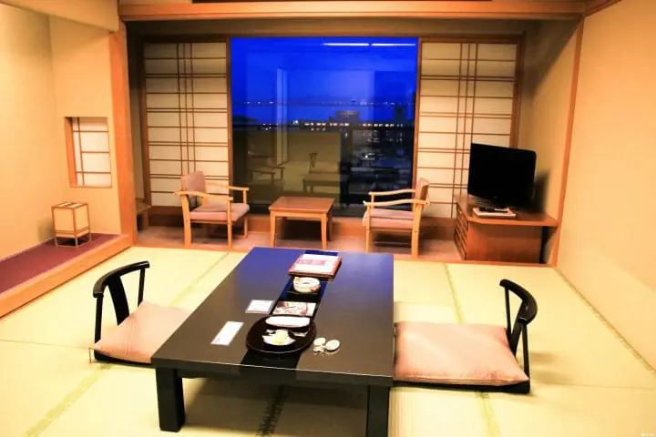 【滋賀】超近京都的溫泉旅館 雄琴溫泉びわ湖花街道