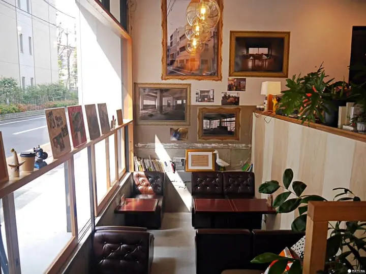 喫茶洗衣店半地下層