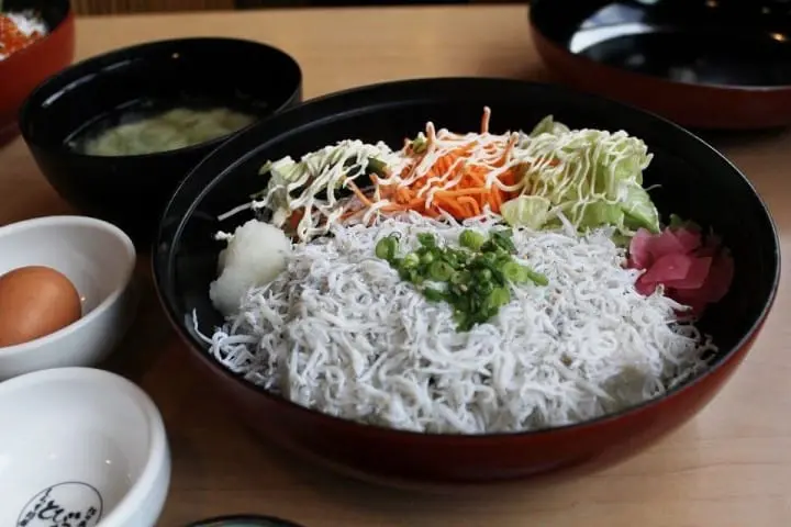 江之島吻仔魚蓋飯