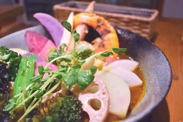 使用大量在地蔬菜，色香味俱全的湯咖哩「kifuku」