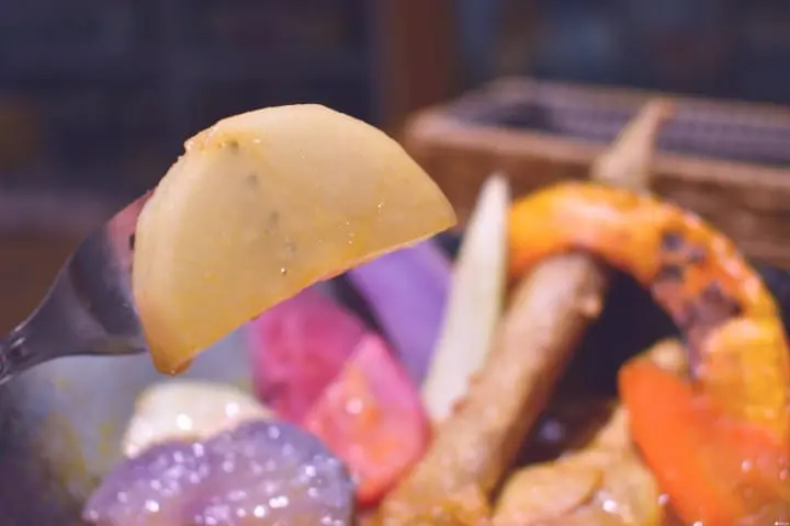 使用大量在地蔬菜，色香味俱全的湯咖哩「kifuku」