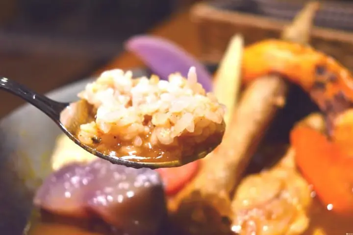 使用大量在地蔬菜，色香味俱全的湯咖哩「kifuku」