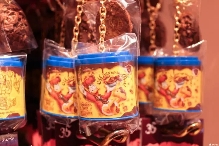 Create "Chocolate Crunch" Souvenirs At Tokyo Disneyland!
