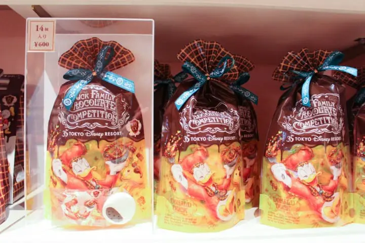 Create "Chocolate Crunch" Souvenirs At Tokyo Disneyland!