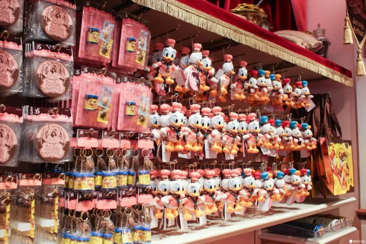 Create "Chocolate Crunch" Souvenirs At Tokyo Disneyland!
