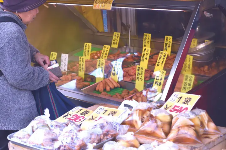 日本商店街巡禮：到橫濱的阿美橫丁「洪福寺松原商店街」，用超便宜的「松原價格」品嚐特色美食