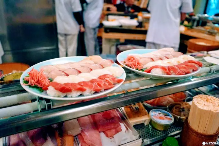 地元の人と交流できる大阪「亀すし」【英語メニューあり】