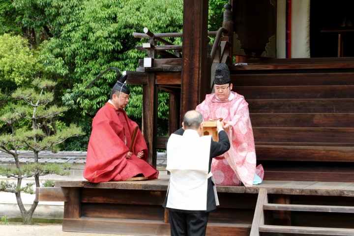 Yuzuruha Shrine in Mikage, Kobe: Visited By Both Figure Skating And Soccer Fans!