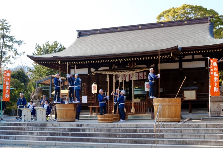 Yuzuruha Shrine in Mikage, Kobe: Visited By Both Figure Skating And Soccer Fans!