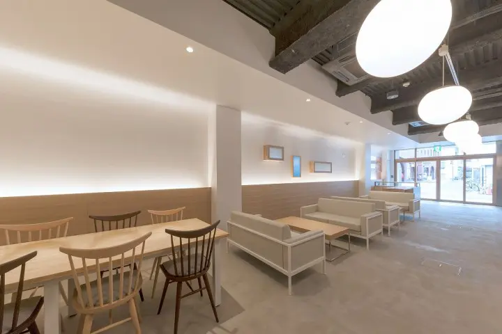 IoT空間で宿泊をわくわくする体験に。スマートホステル「&AND HOSTEL」