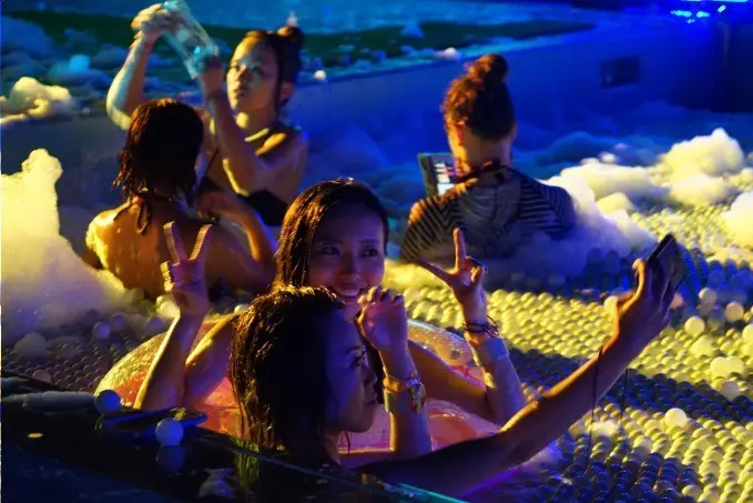 长崎 豪斯登堡水上乐园晚间