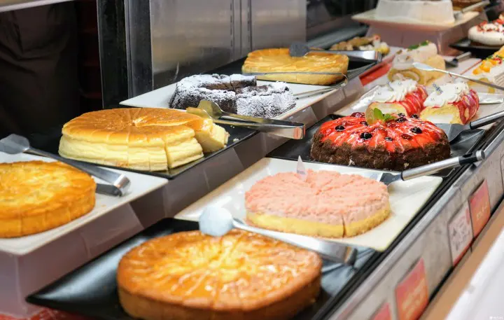 スイーツ天国「スイーツパラダイス」でケーキを満喫しよう！