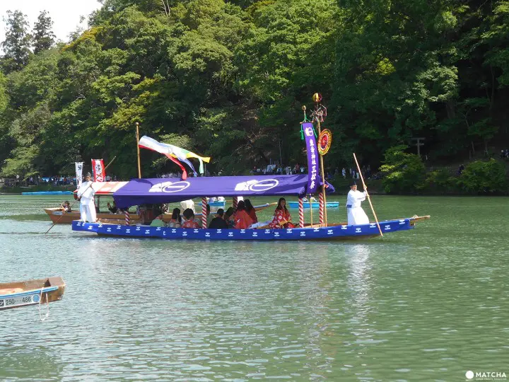 มิฟุเนะ มัตสึริ ประเพณีแห่เรือตำนานพันปี ณ อาราชิยามะ จังหวัดเกียวโต