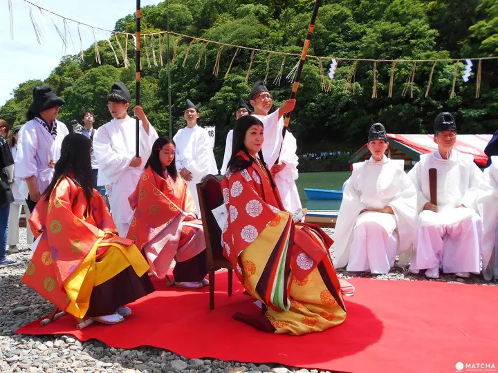 มิฟุเนะ มัตสึริ ประเพณีแห่เรือตำนานพันปี ณ อาราชิยามะ จังหวัดเกียวโต