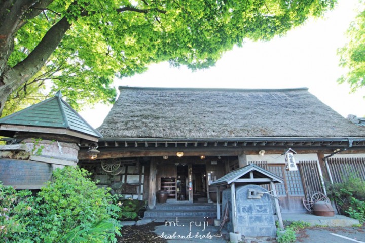 富士山下!到百年茅葺屋享傳統端爐燒:山麓園 Sanrokuen