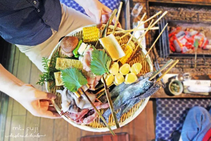 富士山下！到百年茅葺屋享传统端炉烧：山麓园 Sanrokuen