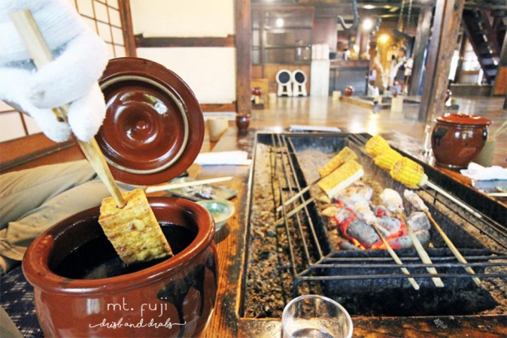 富士山下!到百年茅葺屋享傳統端爐燒:山麓園 Sanrokuen