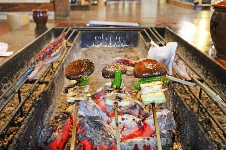 富士山下！到百年茅葺屋享传统端炉烧：山麓园 Sanrokuen