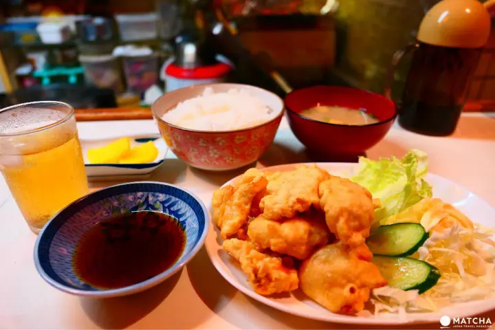 别府名物- 鸡肉天 庶民B级美食-鸡肉天与自家调制酱汁的天作之合 