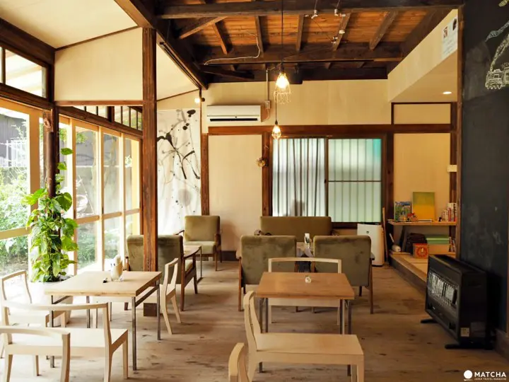 ひだまり咖啡室內