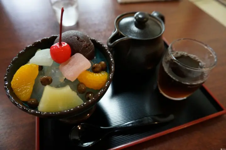 『鎌倉』隱身鐵道旁的古民家甘味處：無心庵