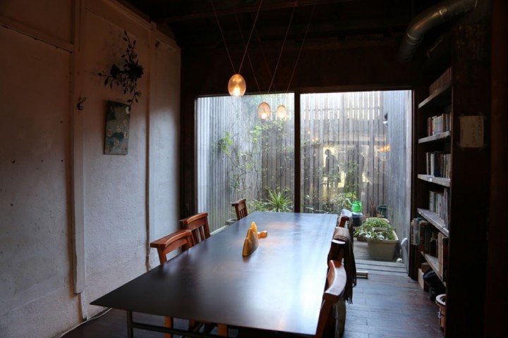 京都・中京,町家咖啡馆与迷人松饼香:雨林舍