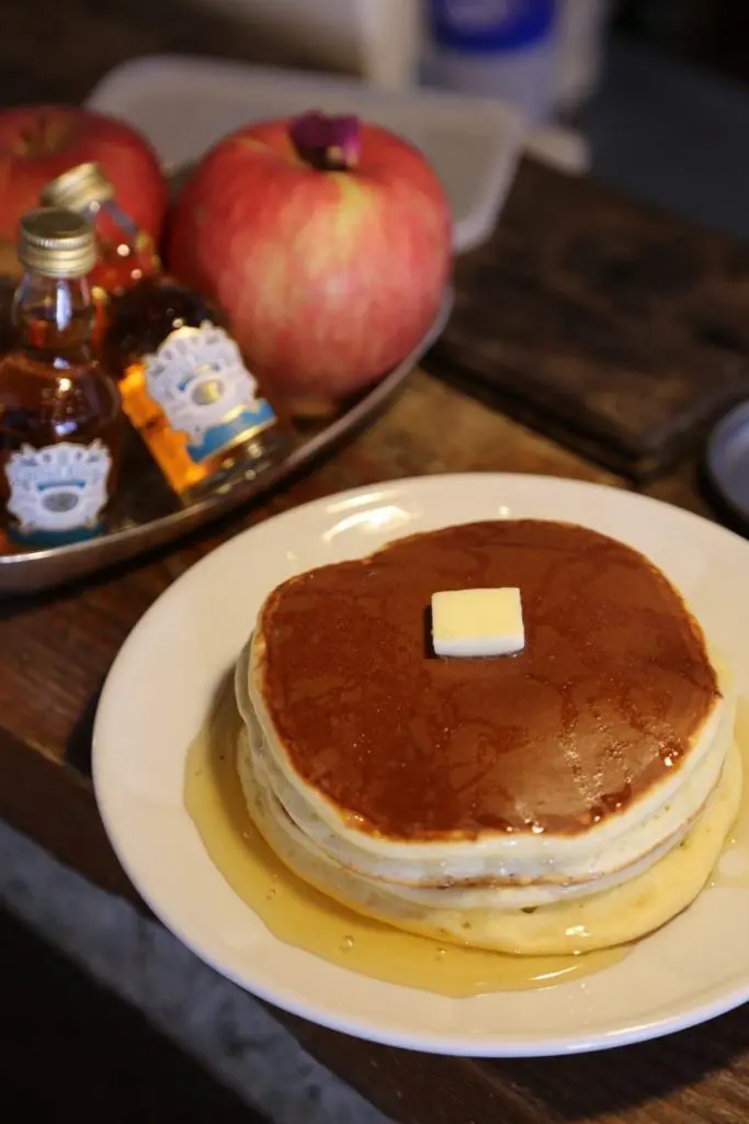 京都・中京，町家咖啡馆与迷人松饼香：雨林舍