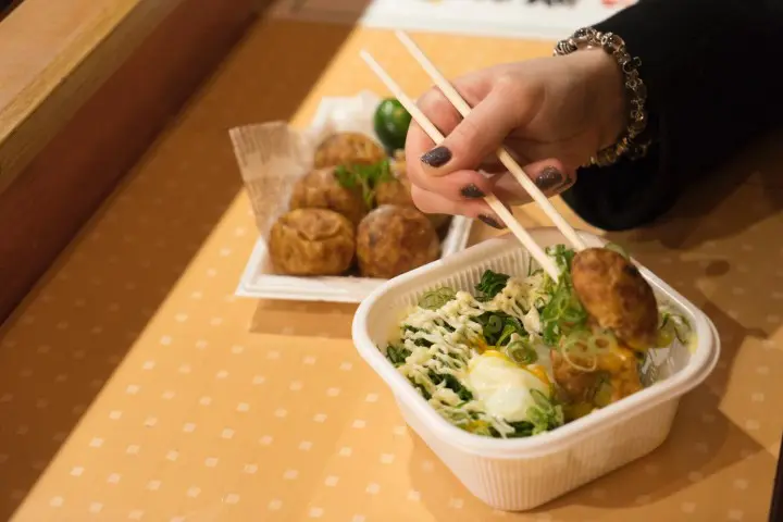 Top 5 Local Delicacies To Eat When In Dotonbori, Osaka