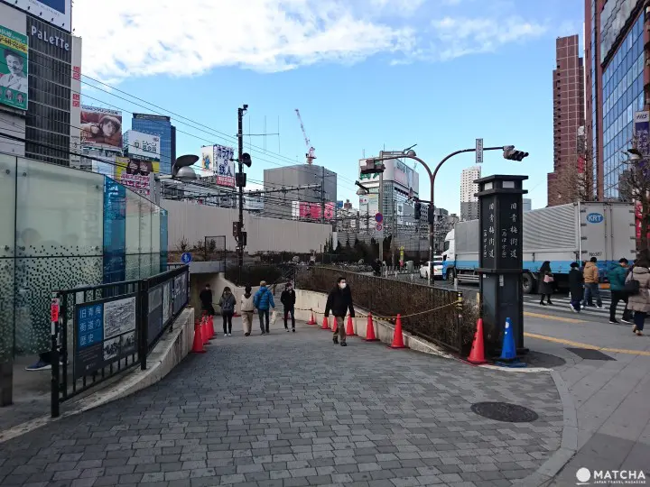 到新宿回憶橫丁跟著上班族吃便宜好料