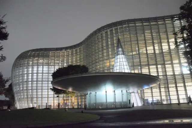 国立新美術館