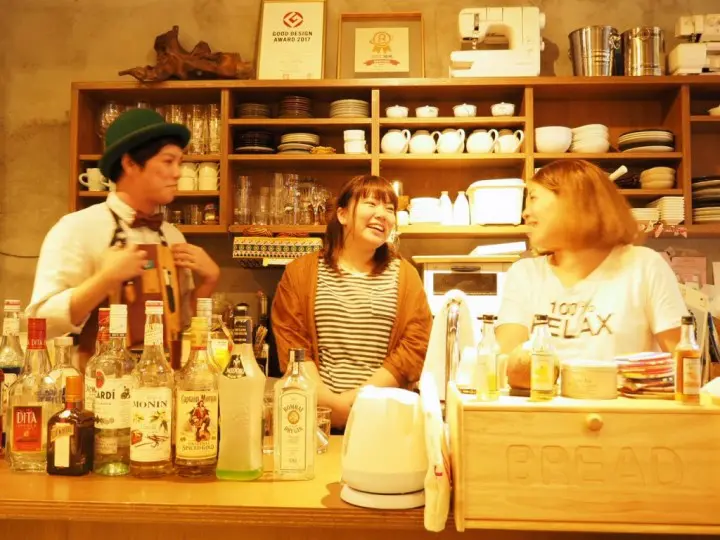 シーナと一平酒吧