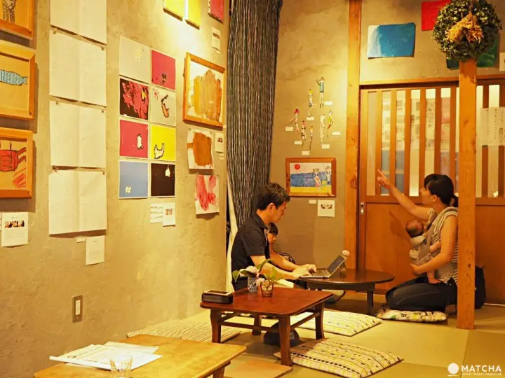 シーナと一平榻榻米座位