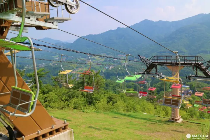 世界唯一一个的帕丁顿熊主题乐园已在相模湖森林游乐园开幕！机动游戏、烧烤场、温泉设施齐备，最适合一家大小来玩了！