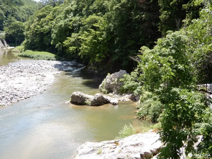 Enjoy the beauty and serenity of rural Fukushima’s Minami-Aizu area and step back in time while strolling through a secluded, century old farming hamlet of Maezawa 