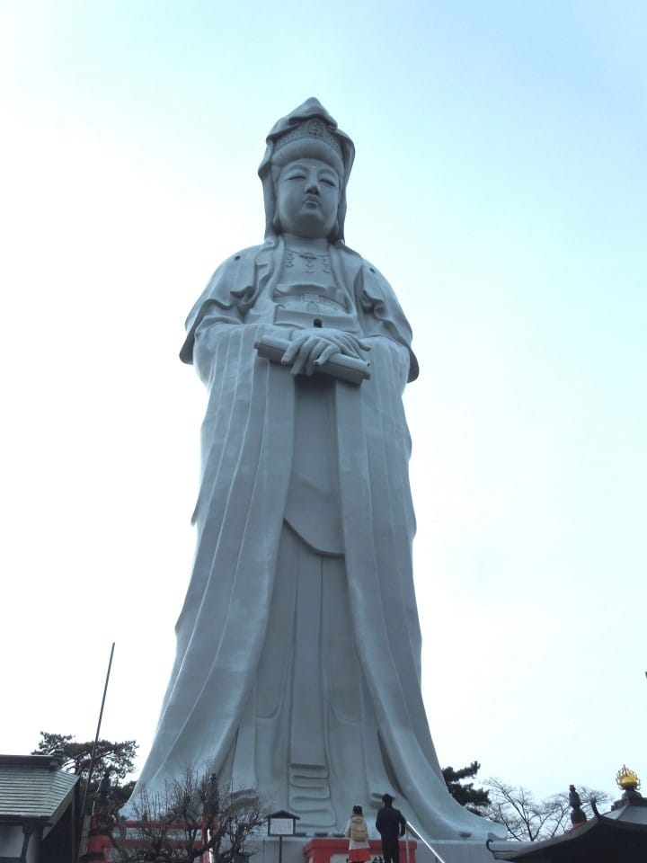 10 พระใหญ่ เจ้าแม่กวนอิมยักษ์ในญี่ปุ่น! ไปไหว้เสริมสิริมงคลกัน!