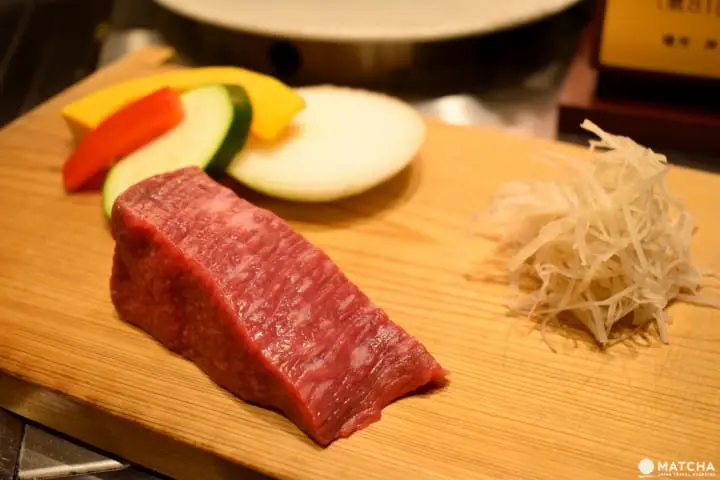 มื้อเที่ยงสุดหรูด้วยเนื้อโกเบกิวราคาน่าคบที่เท็ปปันยากิ Kobe Tanryu