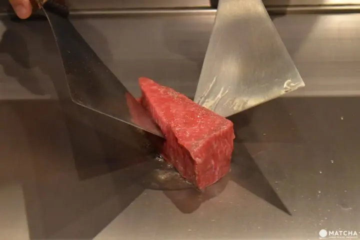 มื้อเที่ยงสุดหรูด้วยเนื้อโกเบกิวราคาน่าคบที่เท็ปปันยากิ Kobe Tanryu