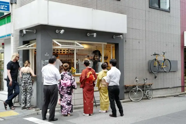 【涩谷】用红酒杯干杯的日本酒！个性清酒立饮酒吧