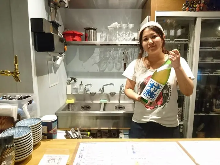 【涩谷】用红酒杯干杯的日本酒！个性清酒立饮酒吧