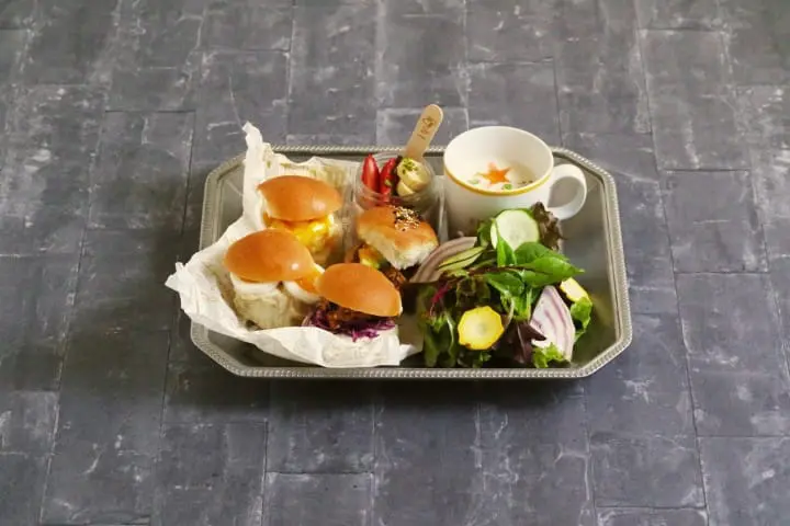 スヌーピーと仲間たちの夢を見ながら眠りにつこう！神戸・北野にPEANUTS HOTELがオープン