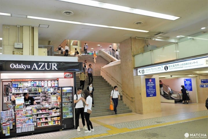 西口改札出たとこ