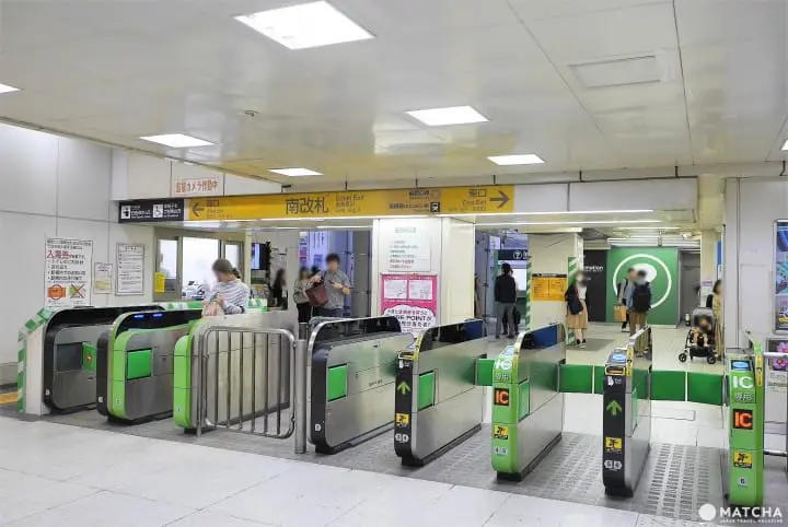 南改札