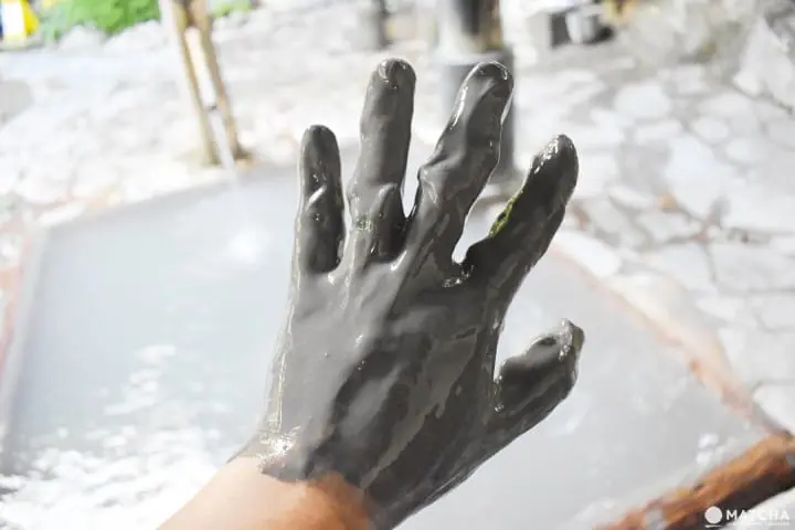 มาสก์โคลนธรรมชาติในออนเซ็นที่ ซากุระ ซากุระ ออนเซ็น ในคิริชิมะ จังหวัดคาโกชิมะ (Kirishima, Kagoshima)