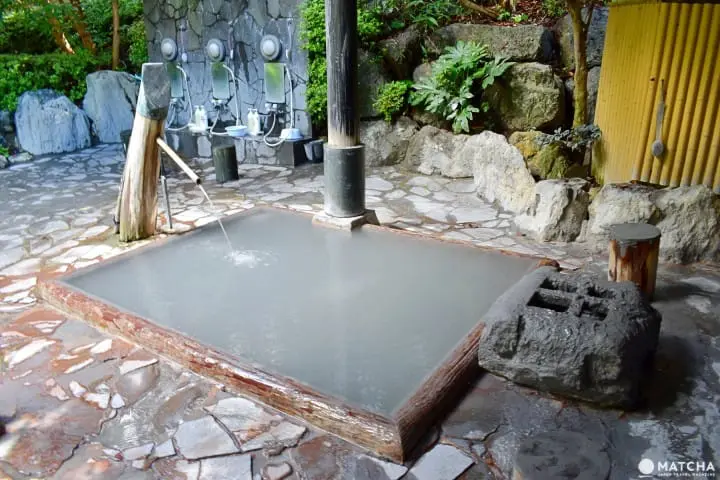 มาสก์โคลนธรรมชาติในออนเซ็นที่ ซากุระ ซากุระ ออนเซ็น ในคิริชิมะ จังหวัดคาโกชิมะ (Kirishima, Kagoshima)