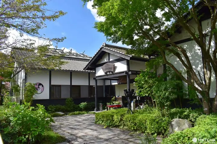 มาสก์โคลนธรรมชาติในออนเซ็นที่ ซากุระ ซากุระ ออนเซ็น ในคิริชิมะ จังหวัดคาโกชิมะ (Kirishima, Kagoshima)